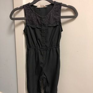 NWOT BeeBay Sz 9-12Mons Dark Grey Romper Lace Yoke
